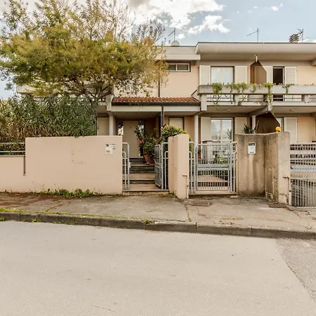 Apartament Guesthost - Tina! Viareggio