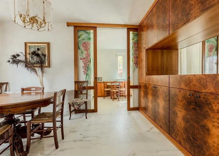 Guesthost - Tina! Apartament Viareggio