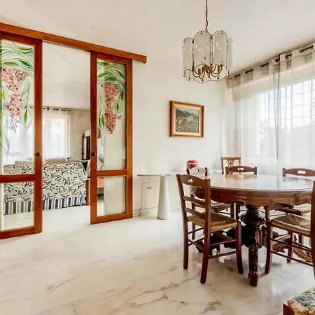 Guesthost - Tina! Appartement *