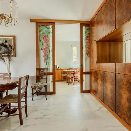 Guesthost - Tina! Appartement Viareggio