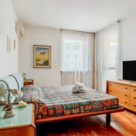 Appartement Guesthost - Tina! *