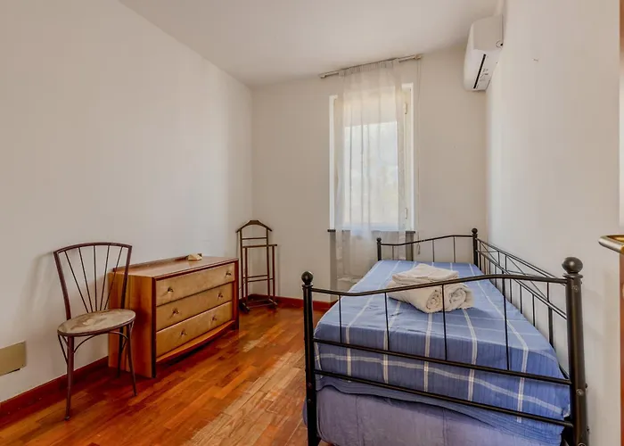 Guesthost - Tina! Viareggio