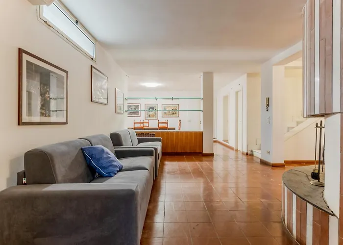 Guesthost - Tina! Viareggio